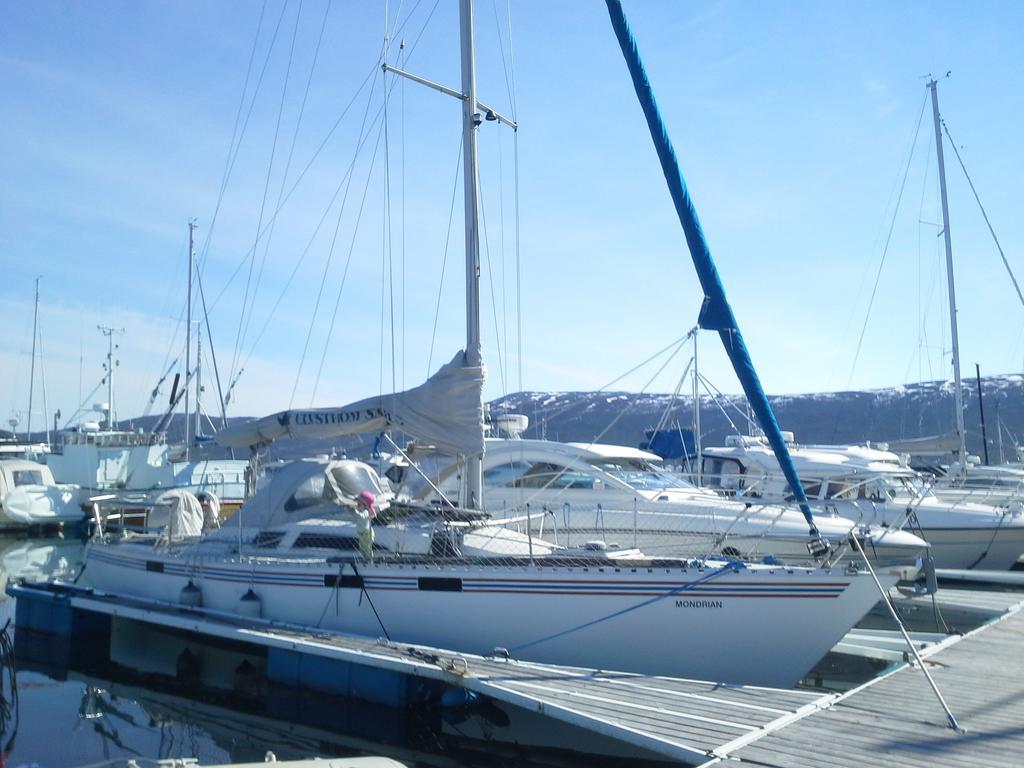 Norwavey, Sleep In A Boat Krokelvdalen Exterior foto